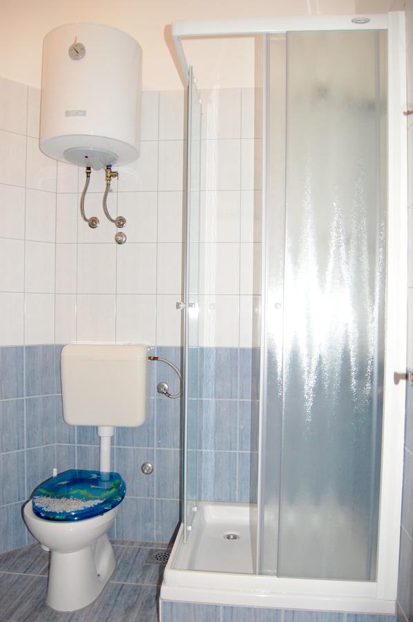 Apartments Myadria Malinska Extérieur photo