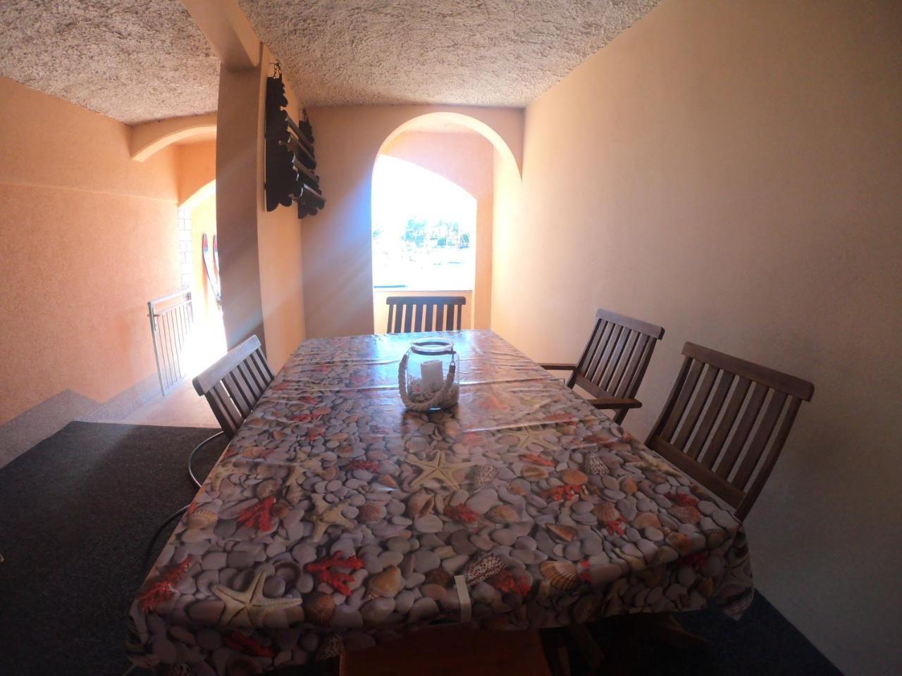 Apartments Myadria Malinska Extérieur photo