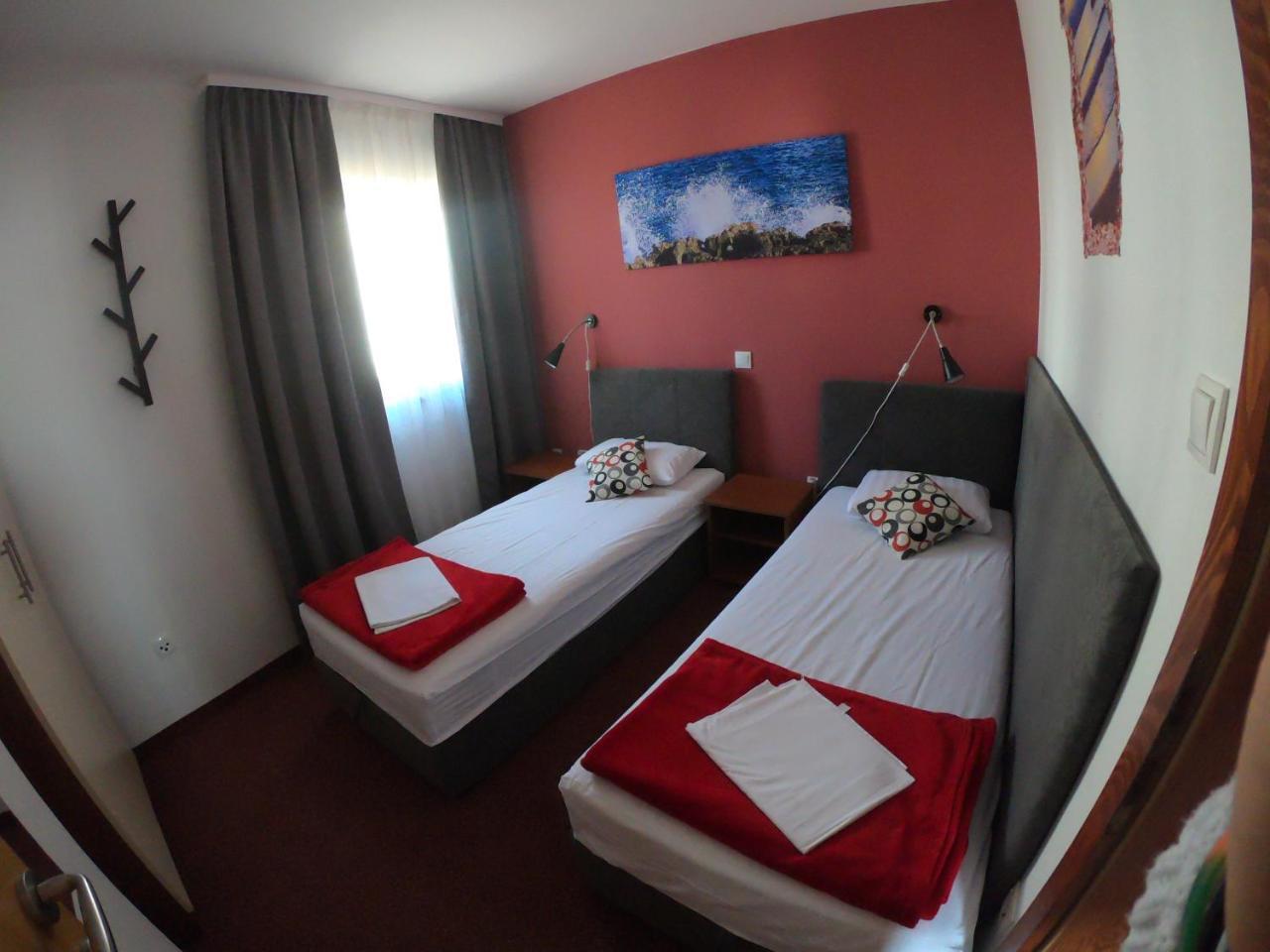 Apartments Myadria Malinska Extérieur photo