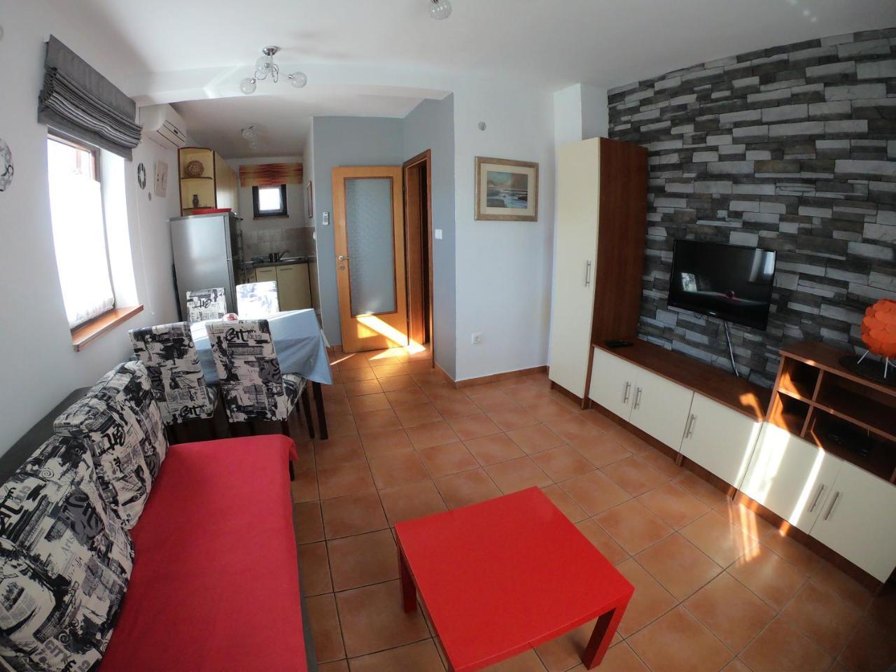 Apartments Myadria Malinska Extérieur photo